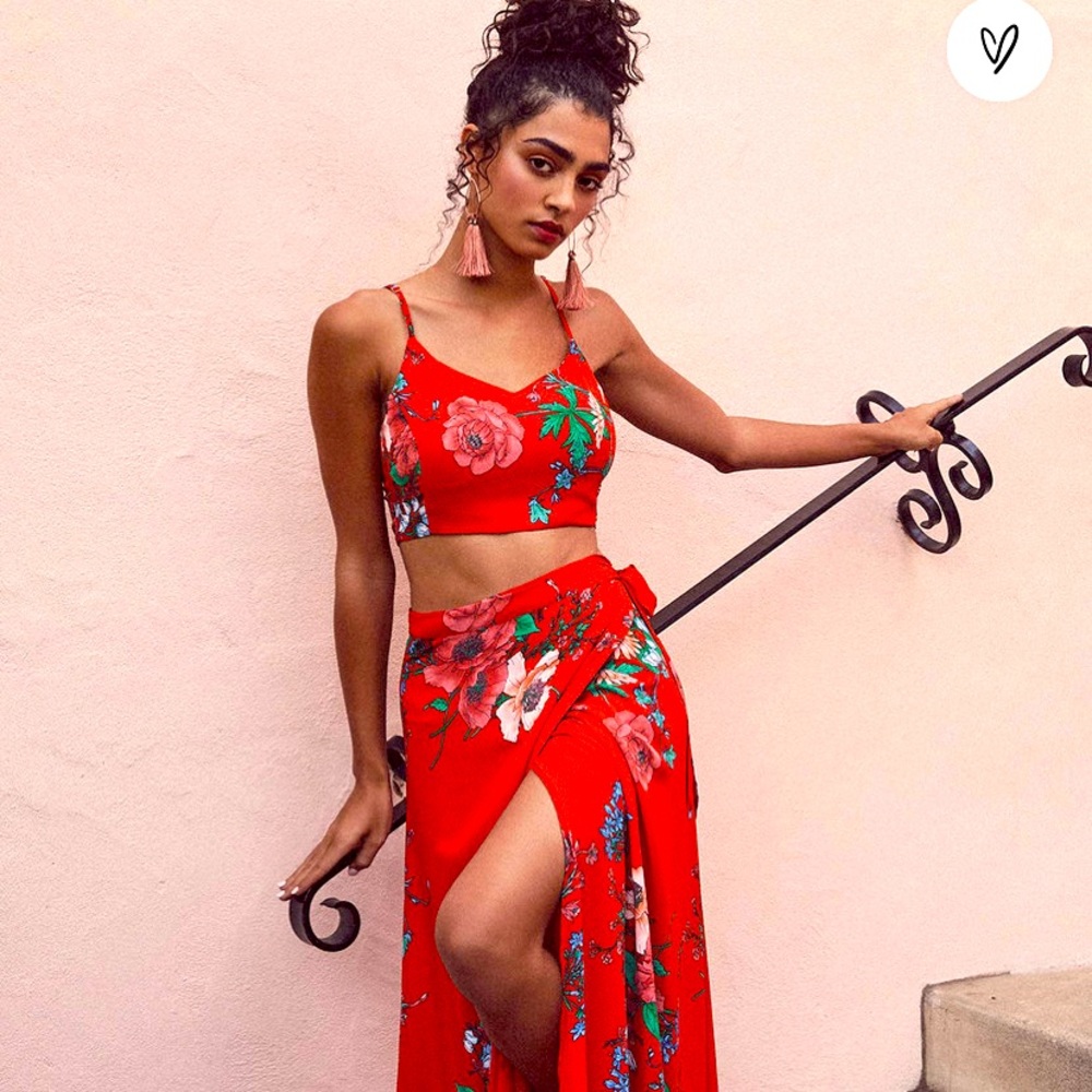 Adorable two piece maxi dress with lace up back
